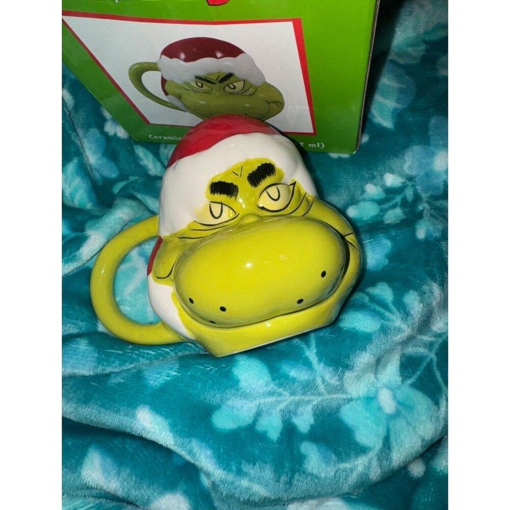 Dr. Suess The Grinch mug B2